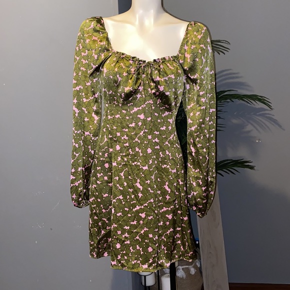 Satin floral dress - Picture 6 of 10